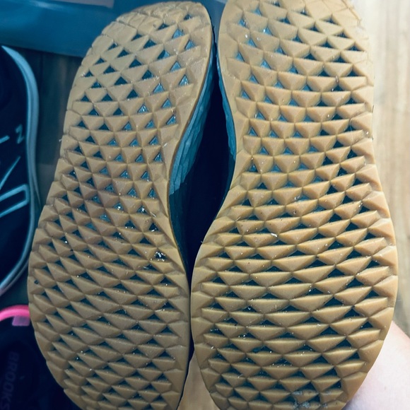 3 pair of good used condition running shoes. - Picture 3 of 4